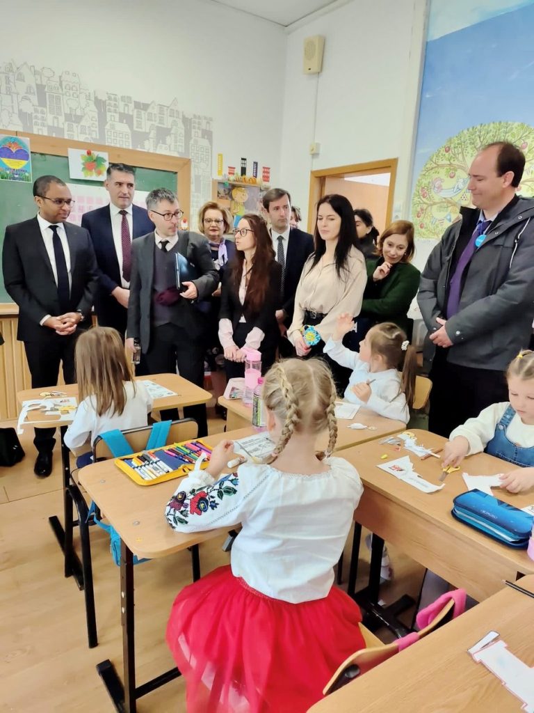 Visite en Roumanie du ministre de l’Education nationale et de la Jeunesse 4 305be82b9d43a4ac ac6be 1